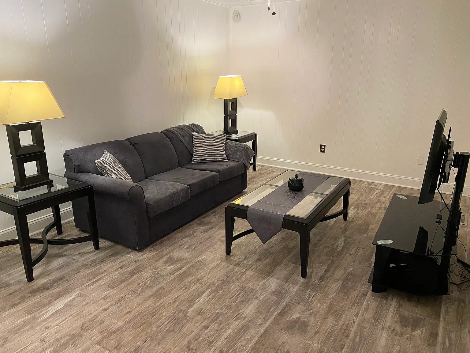 3 bed, 1.5 bath, 1485 sqft, $2,200 — Photo 2