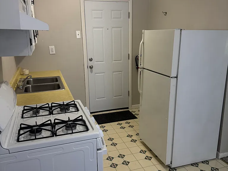 718 Penn Ave #2 — Photo 4