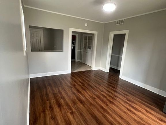 5th image of 515 Grove St