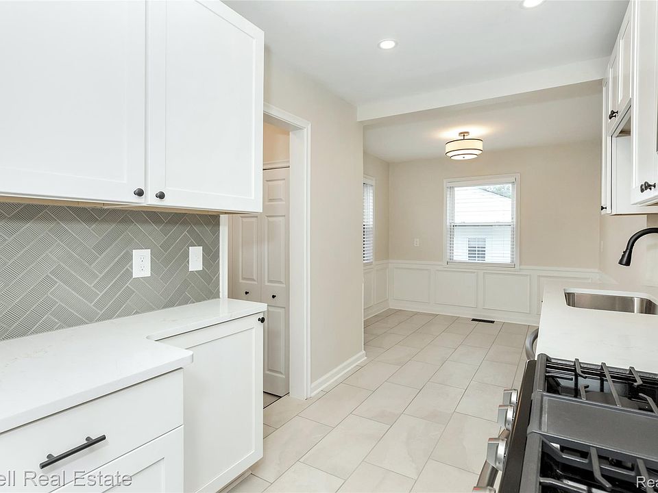 21706 Avalon St, photo 10