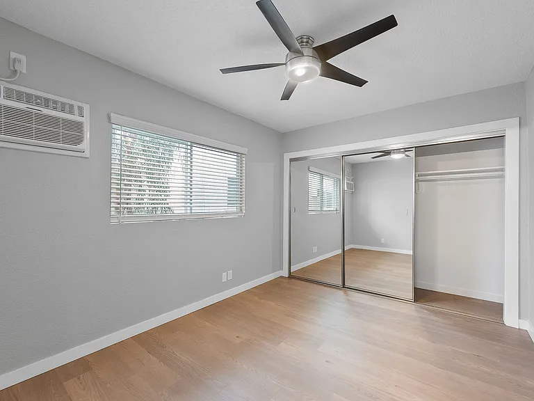 Four Seasons Apartments — Photo 22