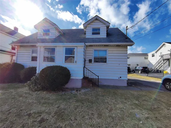 2 Kentucky Ave, Endicott, NY 13760