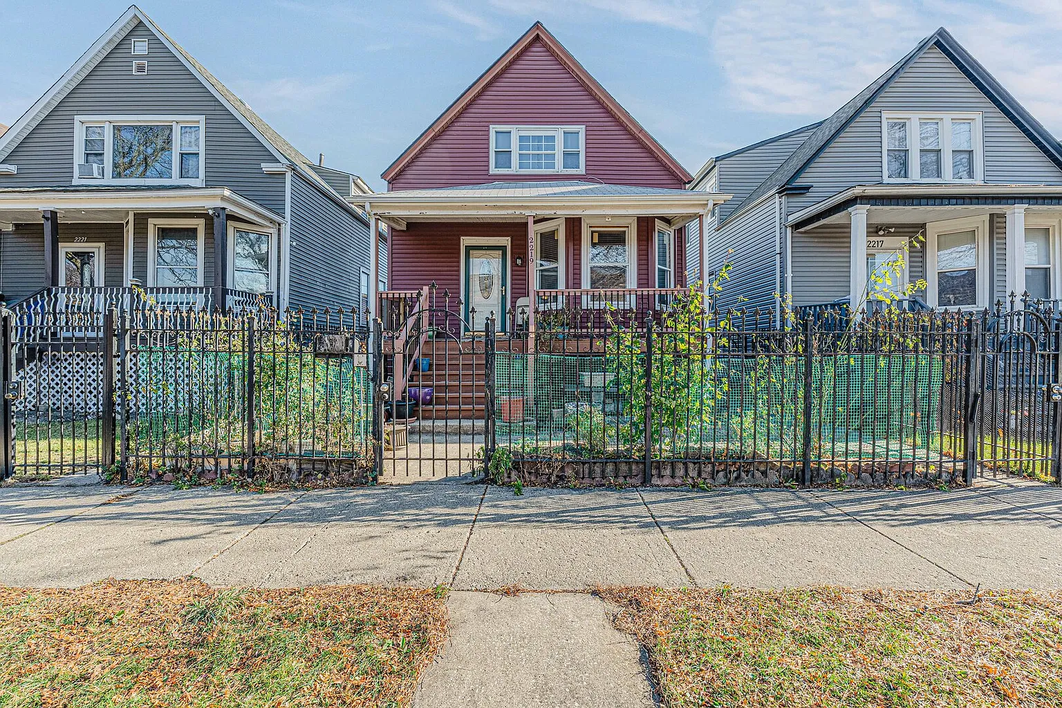 2219 N Kilbourn Ave photo 1