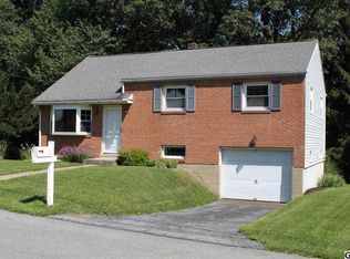 5220 Creekwood Dr, Harrisburg, PA 17109