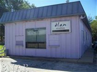 1201 E Oakland Ave, Bloomington, IL 61701