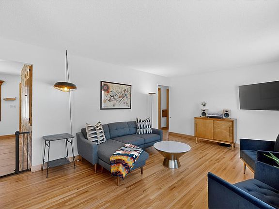 2nd image of 2625 4th Ave NE
