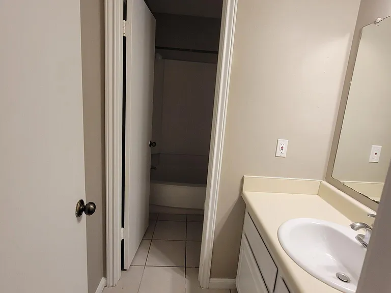 2404 Sycamore Ave #C-1 — Photo 12