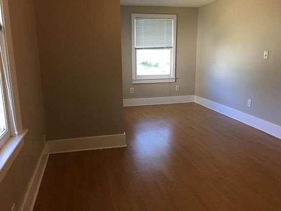 5th image of 316 W 18th St