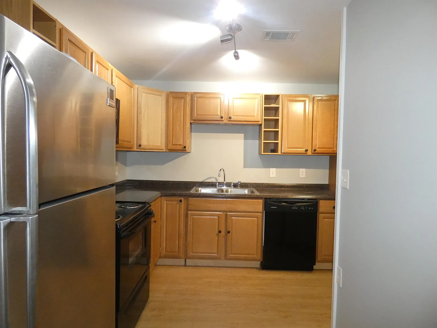 88 Carriage Hill Dr - B — Photo 3