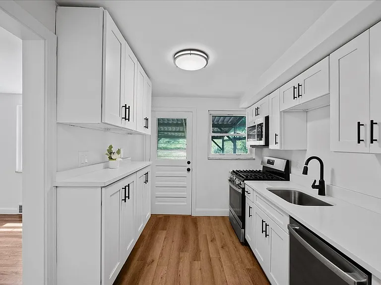 2182 Pauline Ave — Photo 19