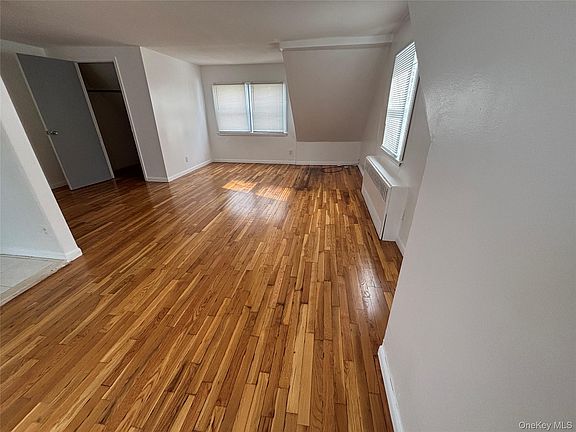 2nd image of 528 Cameron St