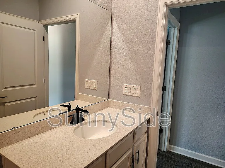 1047 Oak Bluff Dr — Photo 29