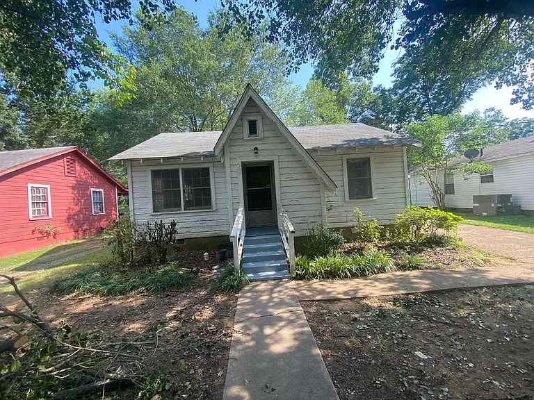 1305 W Vine Ave — Photo 1