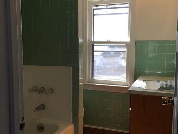 3rd image of 15 Holmes Ave Floor 2