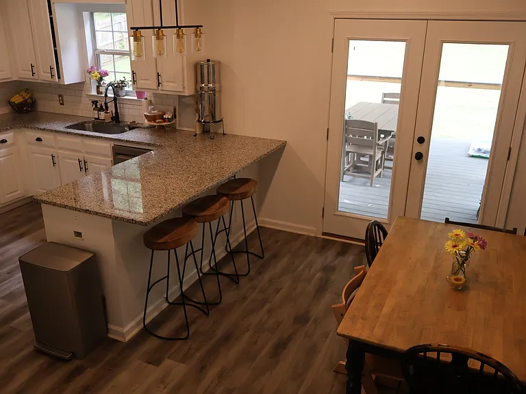 328 Bartlett Dr — Photo 2