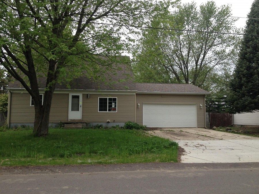 1st image of 404 W Cherry St