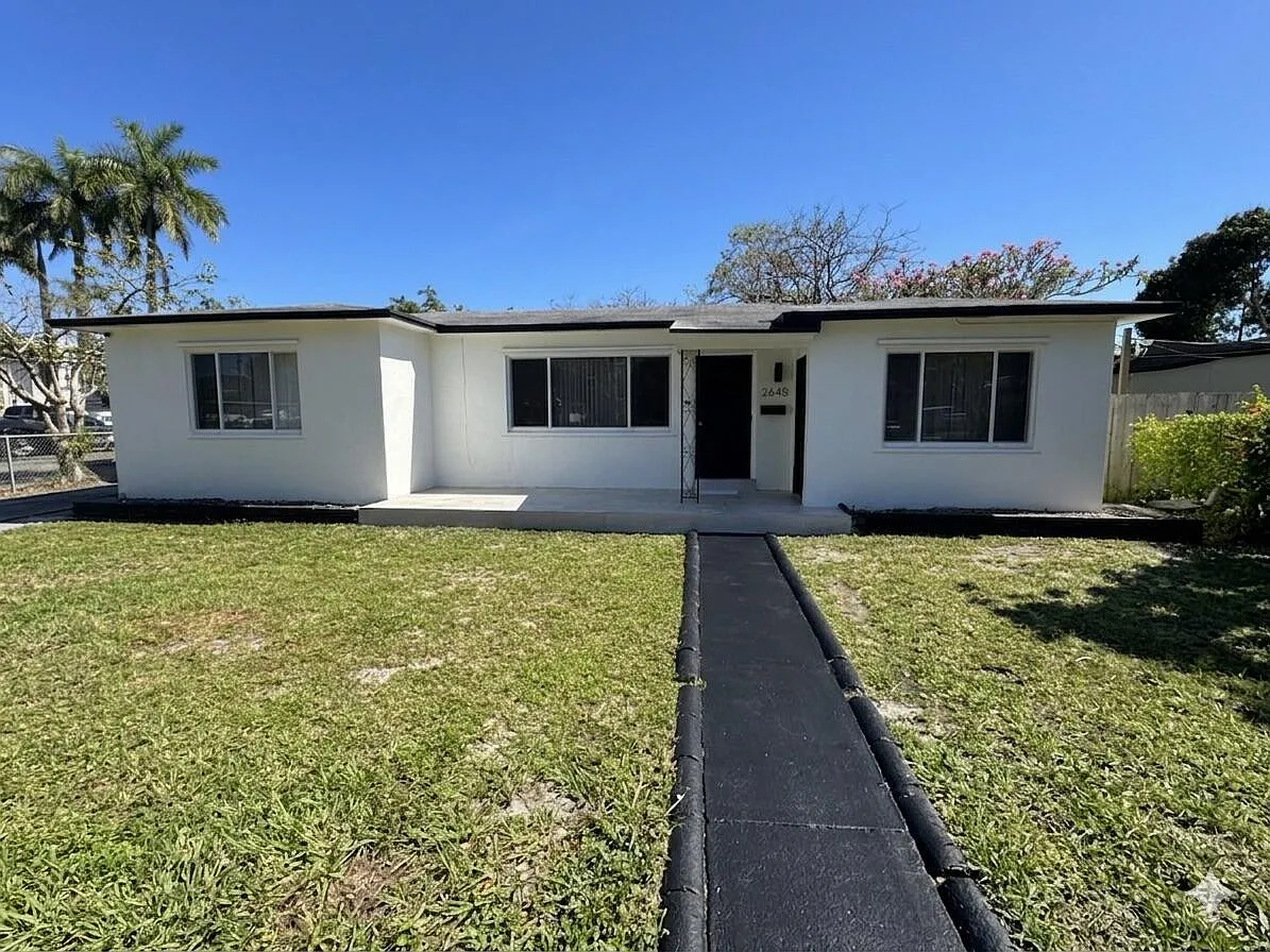 2 bed, 1.0 bath, 1193 sqft, $2,700 — Photo 2