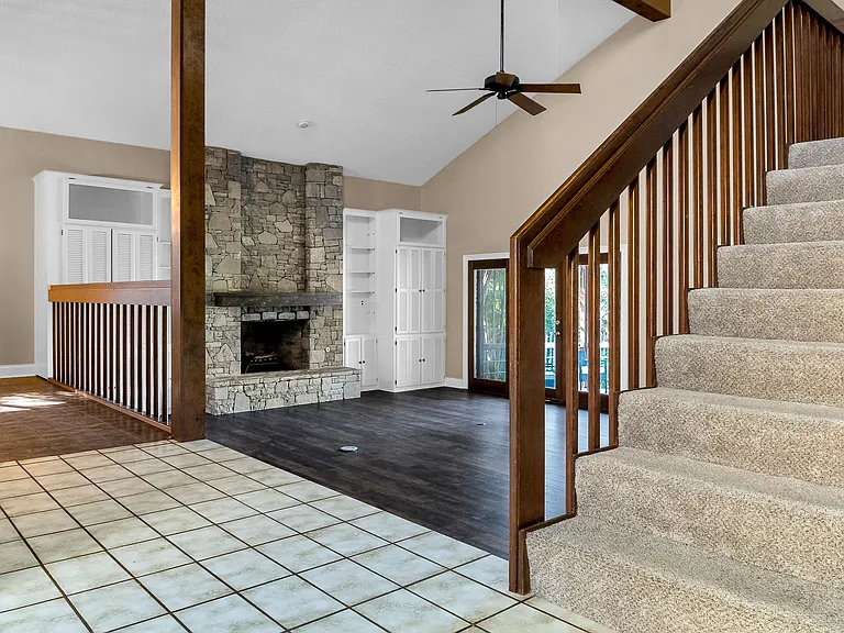 306 Country Wood Dr — Photo 7