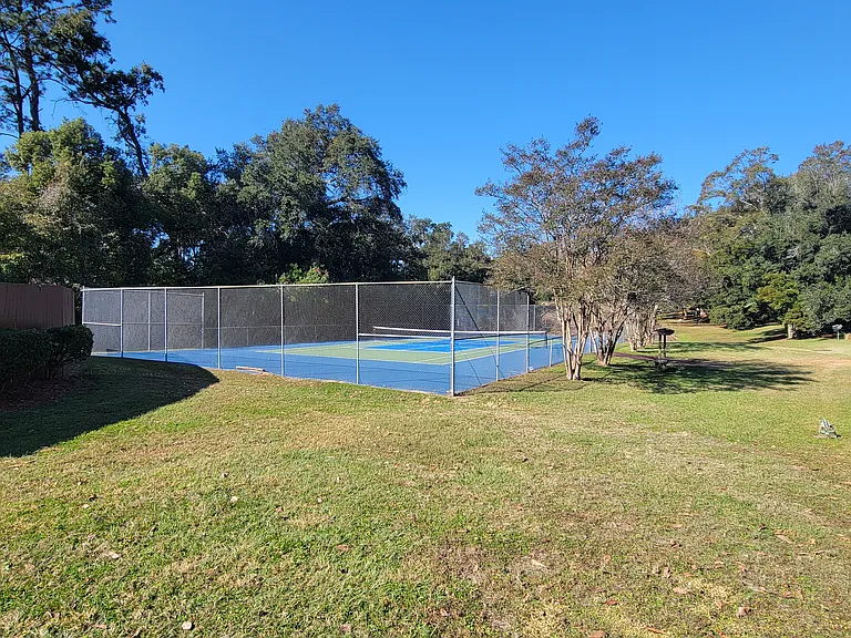 698 Timberwood Cir E — Photo 19