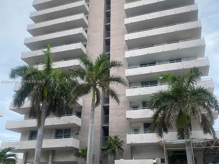 9225 Collins Ave #303 — Photo 1
