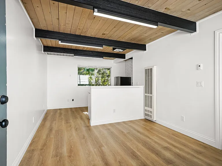 2030 Cedar St #6 — Photo 2