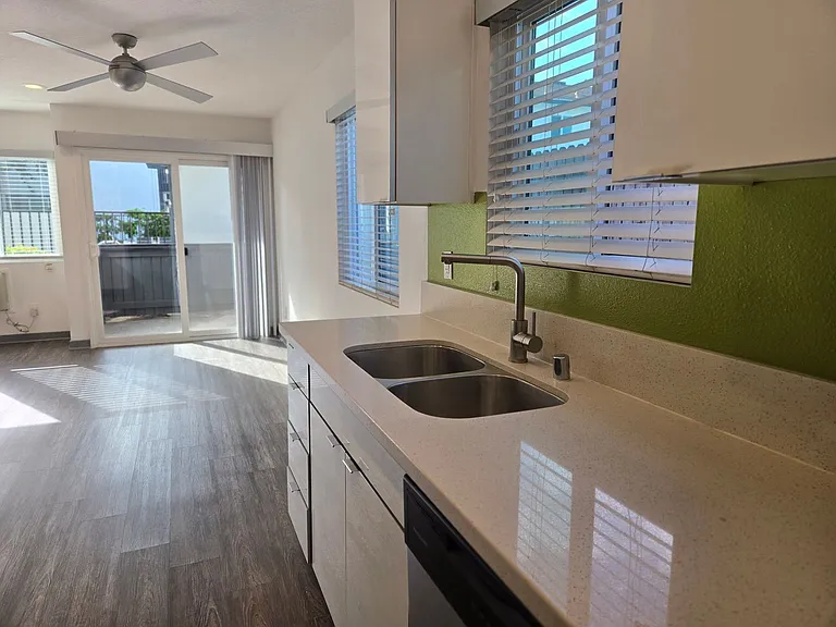 Eastside Apartments — Photo 44