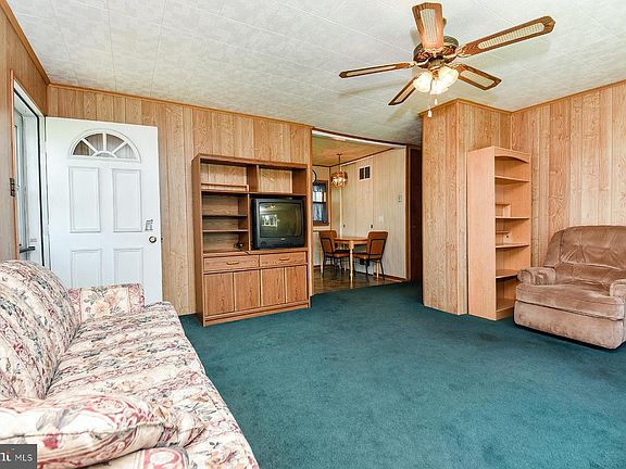 4th image of 239 Tewksbury Rd
