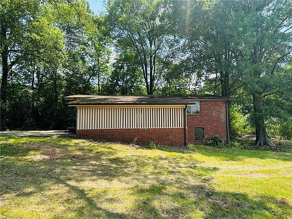 3rd image of 14 Pop Davis Rd
