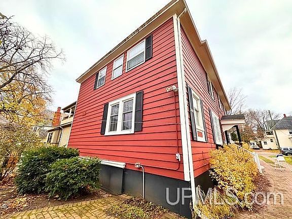 5th image of 409 E Ohio St