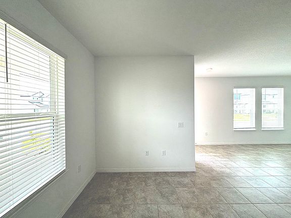5th image of 12146 Bracco St