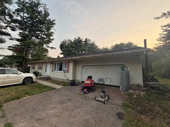 1830 Flanders Rd, Charlotte, MI 48813
