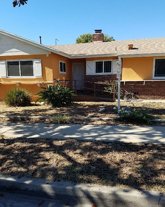 1st image of 10421 S 8th Pl