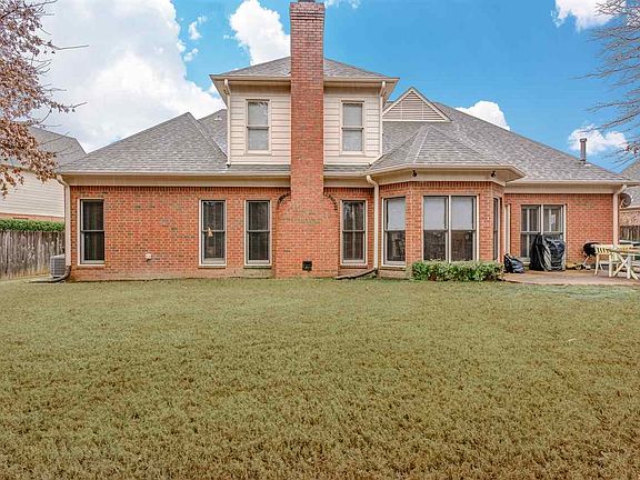 3rd image of 1383 Cedar Hollow Dr