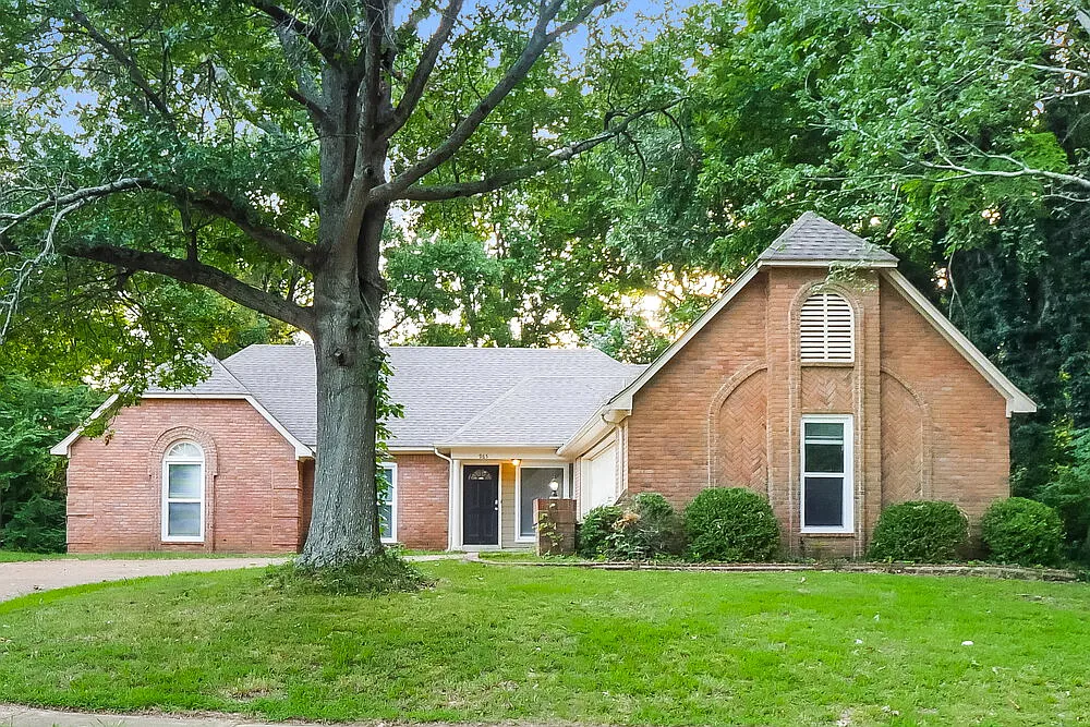 3 bed, 2.0 bath, 1873 sqft, $1,795 — Photo 1