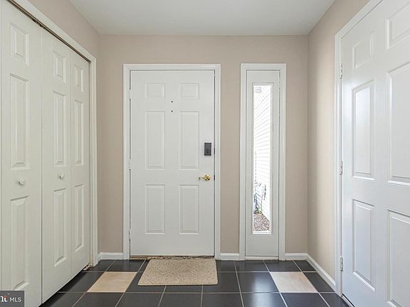 5th image of 604 Cedar Hollow Dr