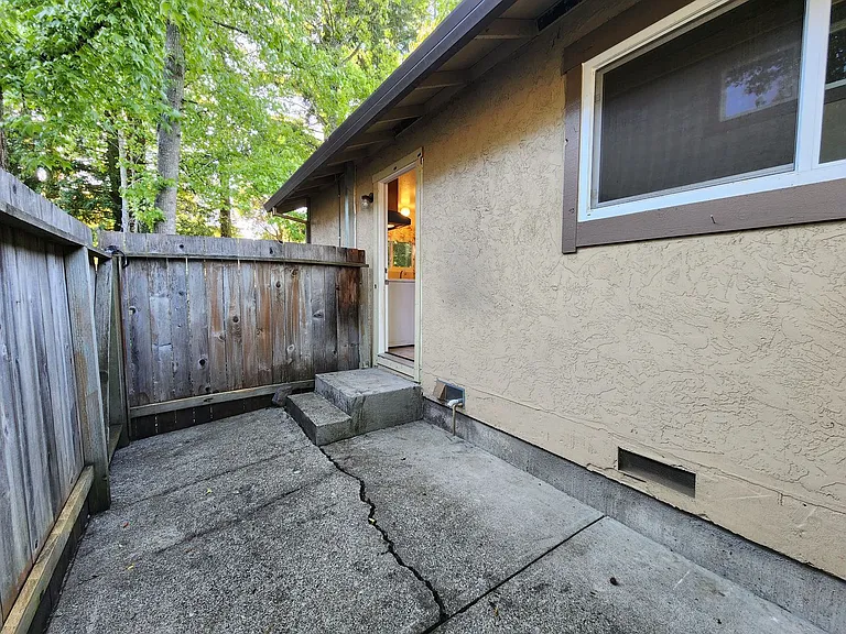 1101 Mission Blvd — Photo 30