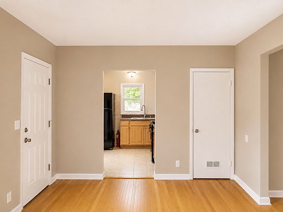 2nd image of 5201 Irving Ave N