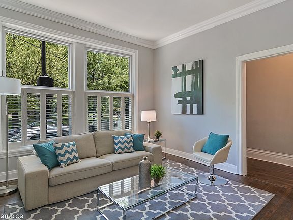 3rd image of 714 W Webster Ave #1E
