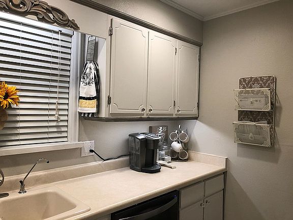 Kitchen cabinets/trimwork