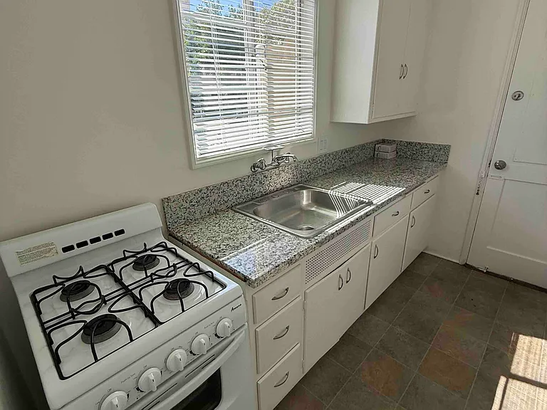 302 N Louise St #19 — Photo 7