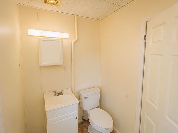 5th image of 2144 N Linn St