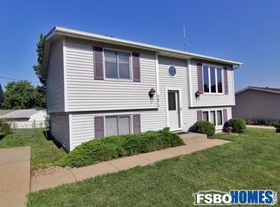 5672 Deerwood St SW, Cedar Rapids, IA 52404