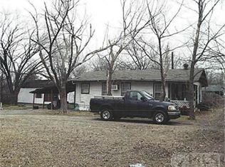 1821 Division St, Commerce, TX 75428