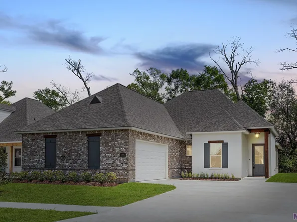 5108 Black River Rd, Darrow, LA 70725