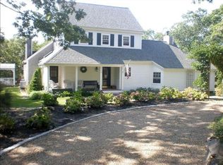 24 Meadow View Rd, Oak Bluffs, MA 02557