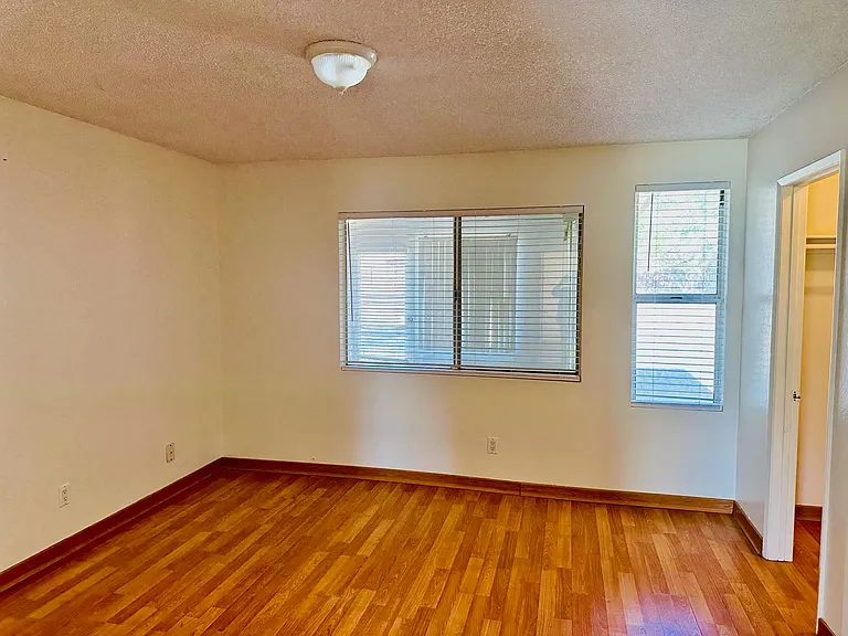 7578 Paisley Ave — Photo 5