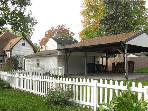 4th image of 1492 Grant St