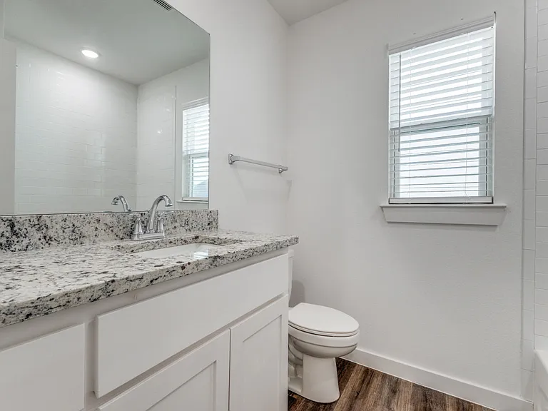 1035 Ray Dr — Photo 11