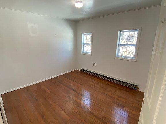 2nd image of 14 Maple St