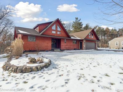 4617 Pineway Dr, Fenton, MI, 48430